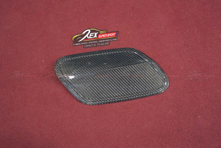 Golf MK8 Petrol Cover Carbon