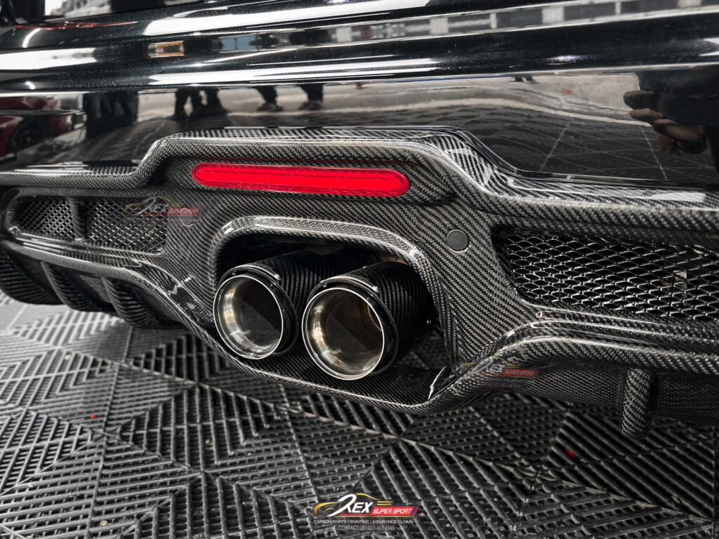 JCW diffuser in Carbon