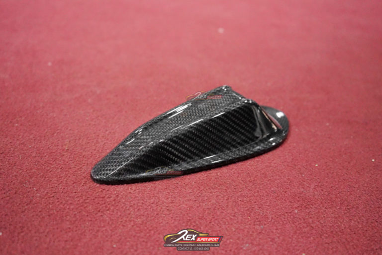 BMW G60 Antenna Cover Dry Carbon