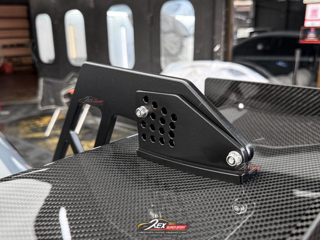 Honda FL5 Type R Rear Spoiler AR Swan Neck 67'' V2 1:1 Dry Carbon