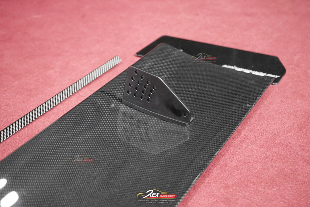 Honda FL5 Type R Rear Spoiler AR Swan Neck 67'' V2 1:1 Dry Carbon
